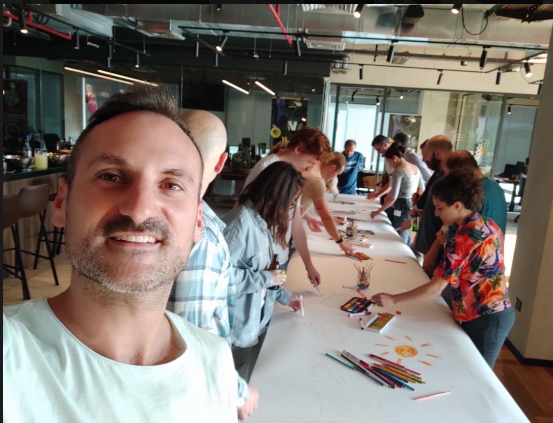 Creative group exercise with drawing and reflection